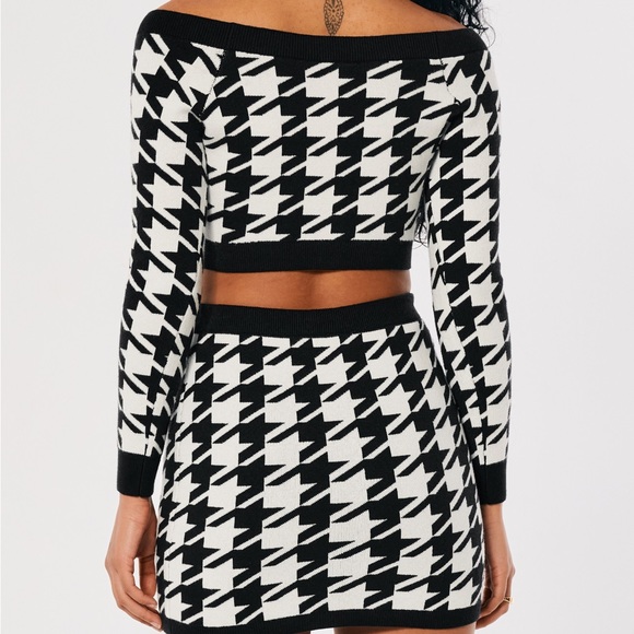 Social Tourist Knit Set - Picture 5 of 9